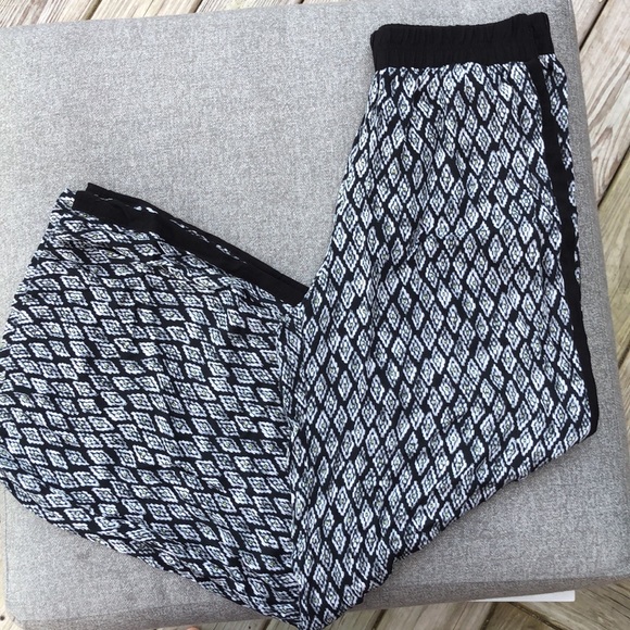 NWOT! - MATTY M Wide Leg Pull-On Flowy Rayon Pants - Picture 4 of 5